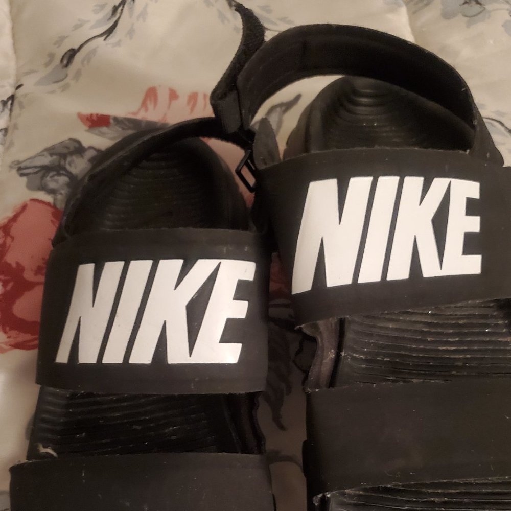 NIKE TANJUN SANDALS